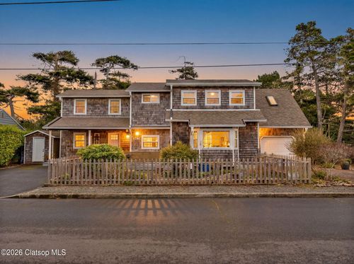 1761 S Edgewood St, Seaside, OR, 97138-5229 | Card Image