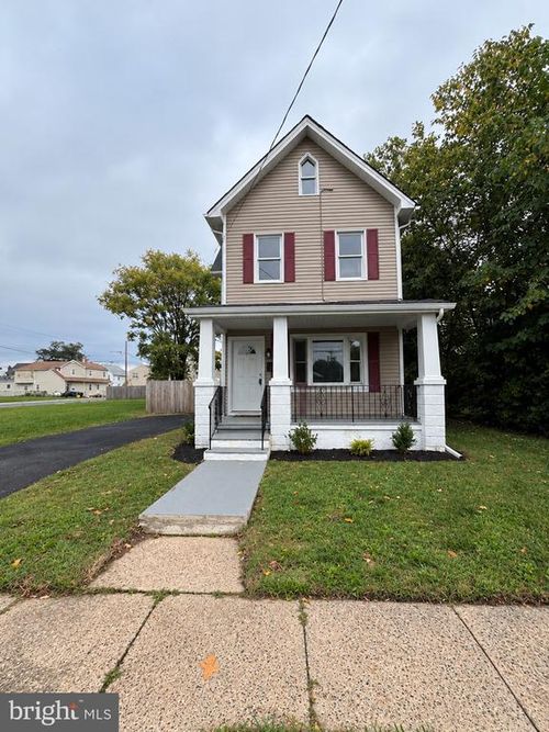 623 W 3rd St, Florence, NJ, 08518-1701 | Card Image