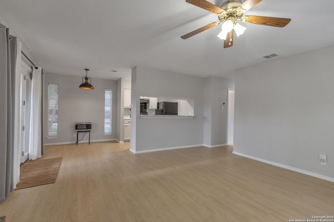 Nice open floorplan | Image 13