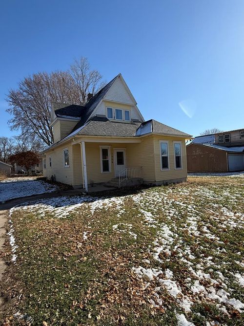 1006 Riddle St, Gowrie, IA, 50543-7730 | Card Image