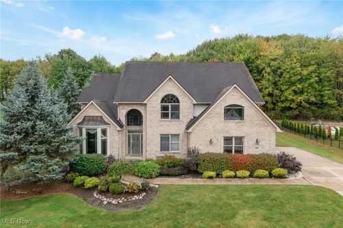9790 Hidden Hollow Trl, Broadview Heights, OH, 44147-4501 | Card Image