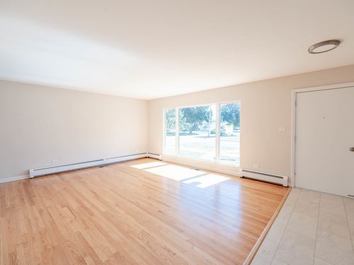 2858 Kensington Ave, Westchester, IL, 60154-5133 | Card Image