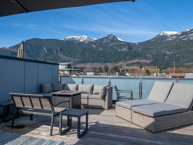 1287 Main Street, Home with 3 bedrooms, 2 bathrooms and 4 parking in Squamish BC | Image 3