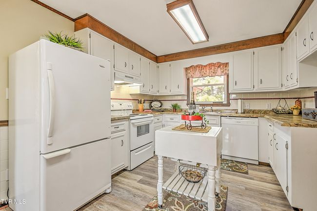 646 Meadow View Rd, House other with 4 bedrooms, 2 bathrooms and null parking in Bristol TN | Image 16