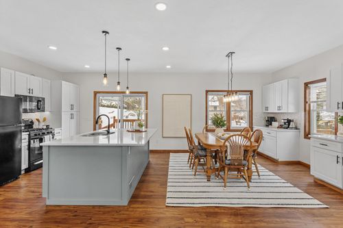 1113 Emerson Ct, Burnsville, MN, 55337-7123 | Card Image