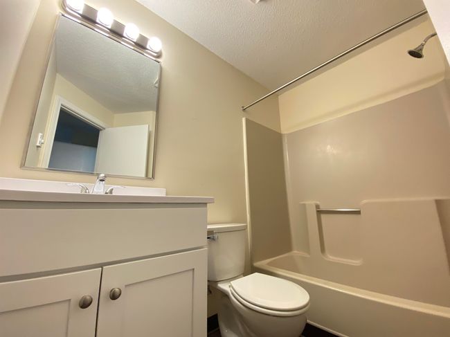 APT-303 - 173 Eastern Ave, Condo with 2 bedrooms, 1 bathrooms and null parking in Manchester NH | Image 33