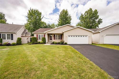 5 Alexander Pkwy, North Tonawanda, NY, 14120-9588 | Card Image