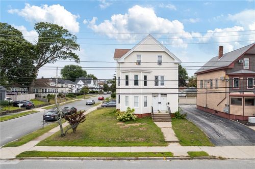 483 Pontiac Ave, Cranston, RI, 02910-3540 | Card Image