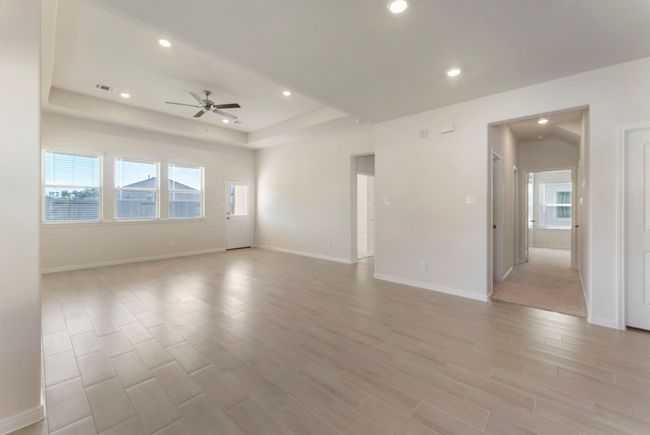 10107 Basil Beebalm Trce, House other with 5 bedrooms, 4 bathrooms and 2 parking in Magnolia TX | Image 7