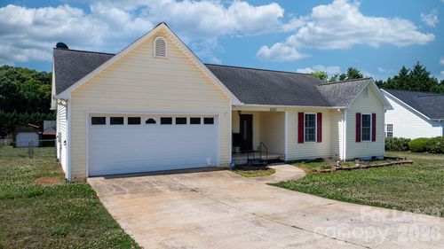 2633 Broodmare Dr, Maiden, NC, 28650-8724 | Card Image