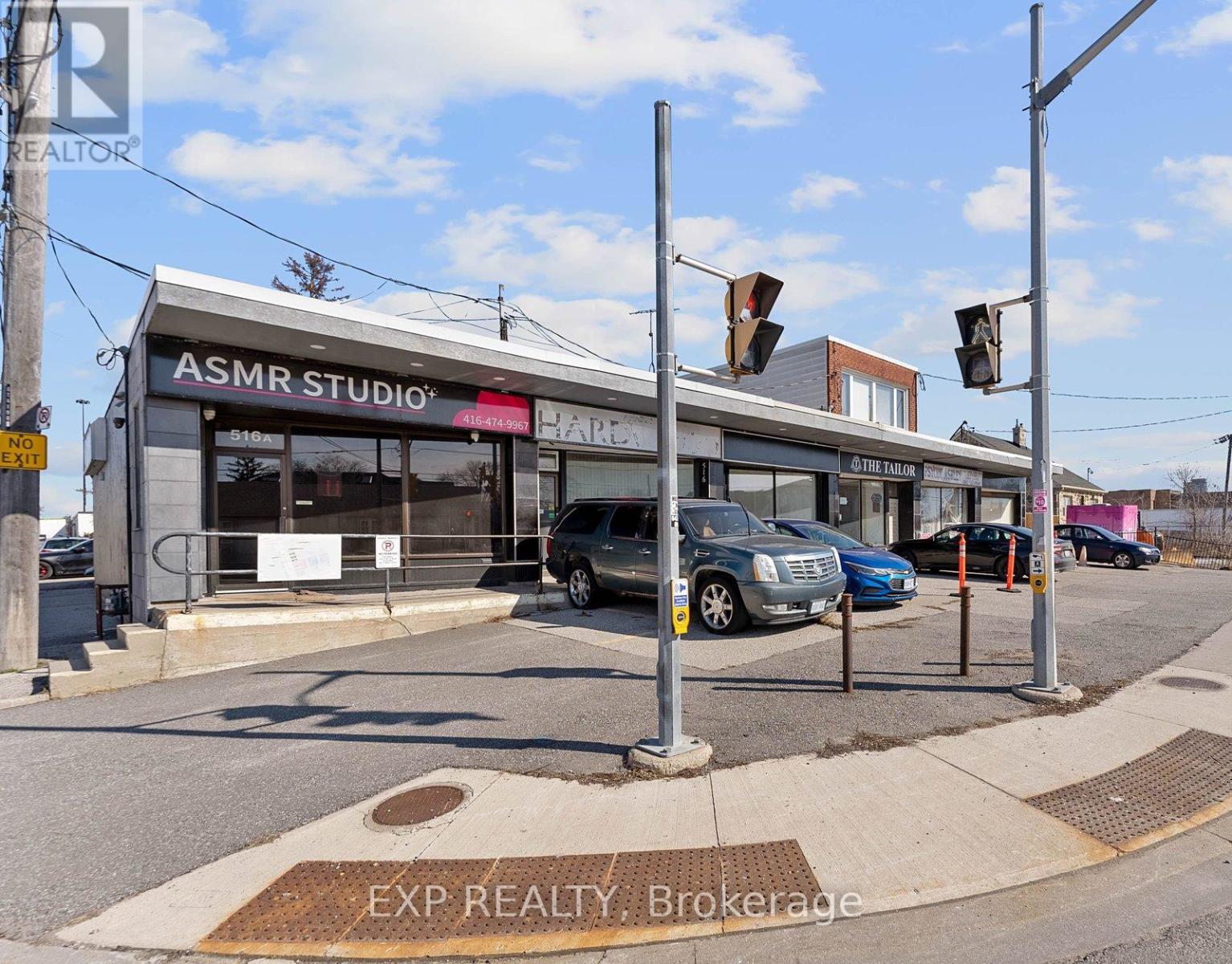 Commercial Lease in Toronto (Alderwood)