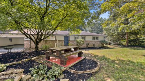845 W Outer Dr, Oak Ridge, TN, 37830-8413 | Card Image