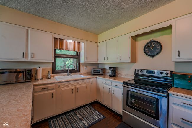 Kitchen | Image 8