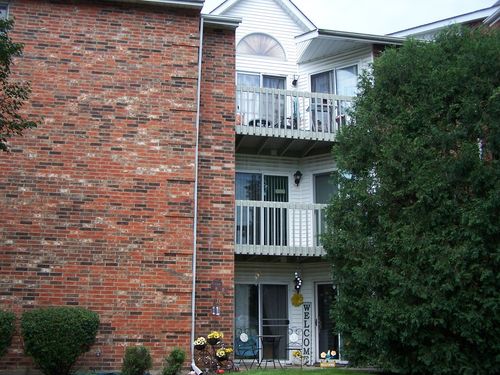 2-c-4408 Shamrock Ln, McHenry, IL, 60050-3170 | Card Image