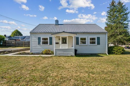225 Westgate Dr, Johnstown, PA, 15905-1158 | Card Image