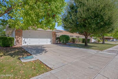 9614 W Greenhurst Drive, Home with 2 bedrooms, 2 bathrooms and null parking in Sun City AZ | Image 2