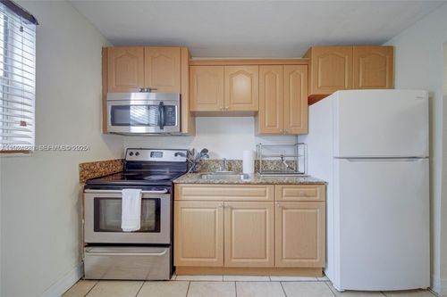 apt-3-427 Sw 6th St, Miami, FL, 33130-2846 | Card Image