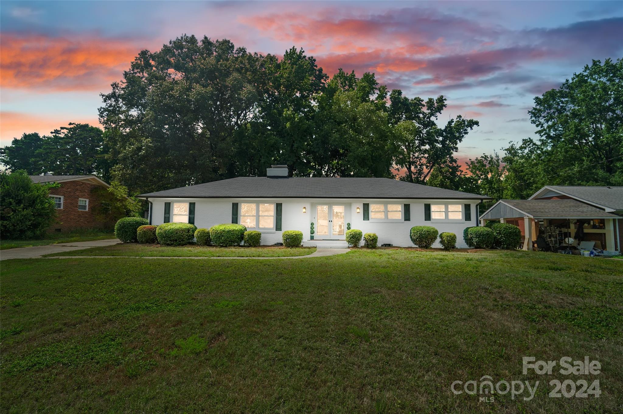 Maplewood Ln, Charlotte, NC 28227