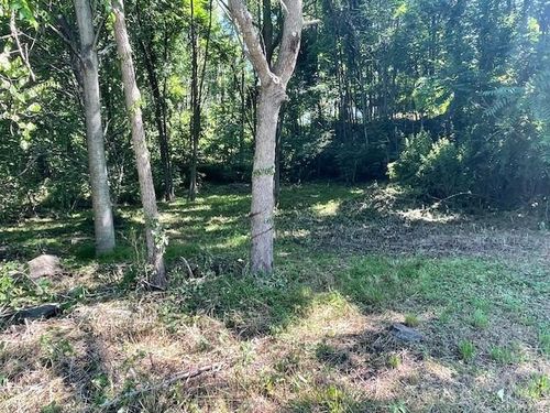 49 E Market St, Hyde Park, NY, 12538-1605 | Card Image