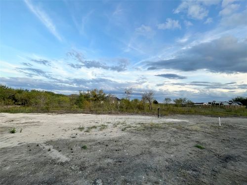 390 Engelke Rd, Niederwald, TX, 78640-4014 | Card Image