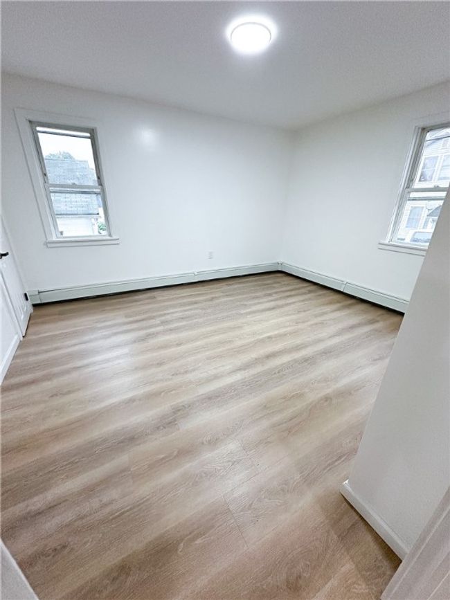 9 Octavia St, Home with 4 bedrooms, 2 bathrooms and 8 parking in Providence RI | Image 4