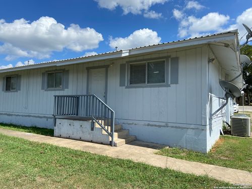 apt-b-1301 Greenlawn Pkwy, Blanco, TX, 78606-4333 | Card Image