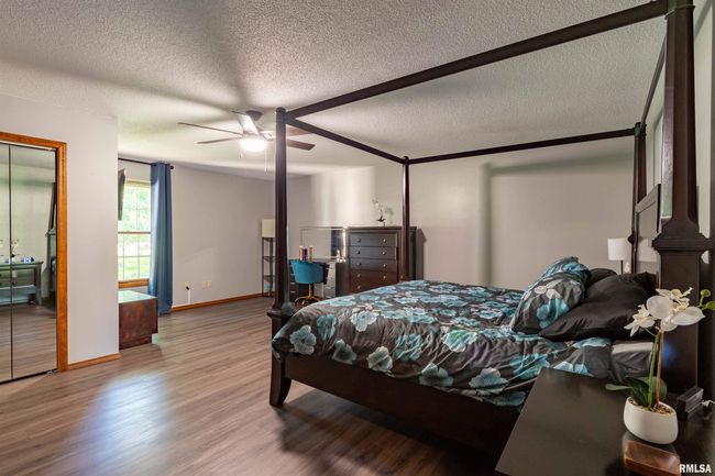 1803 Spring Garden Rd, House other with 3 bedrooms, 3 bathrooms and null parking in Marion IL | Image 16