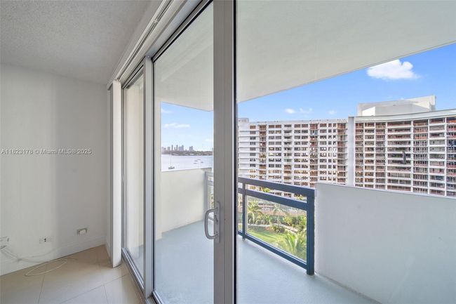 APT-262 - 1500 Bay Rd, Condo with 2 bedrooms, 2 bathrooms and null parking in Miami Beach FL | Image 7