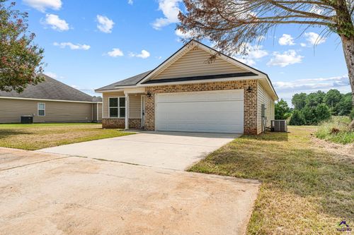208 Shasta Dr, Perry, GA, 31069-8712 | Card Image