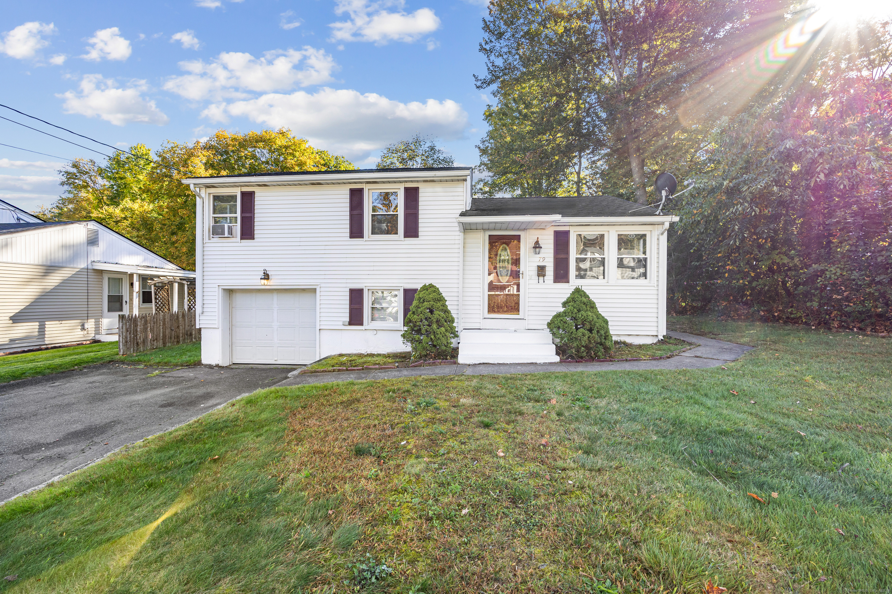 Shadee Ln, Waterbury, CT 06706