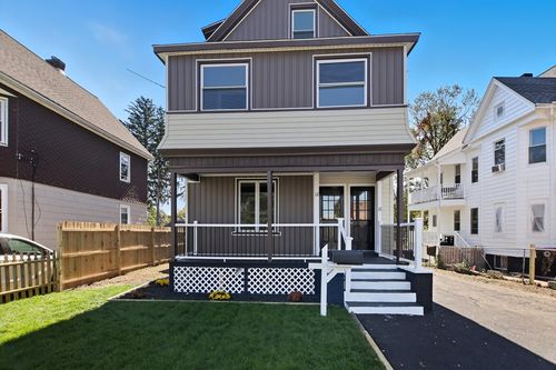 12 Saint James Ave, Holyoke, MA, 01040-2321 | Card Image