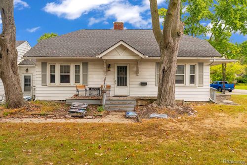 3363 Meinrad Dr, Waterford Twp, MI, 48329-3532 | Card Image