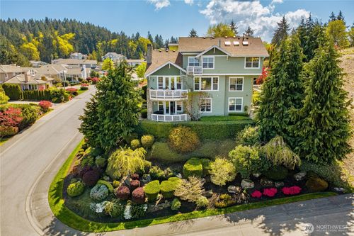 8305 144th Ave Se, Newcastle, WA, 98059-9259 | Card Image