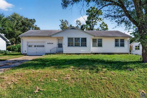 3024 Se Michigan Ave, Topeka, KS, 66605-2650 | Card Image