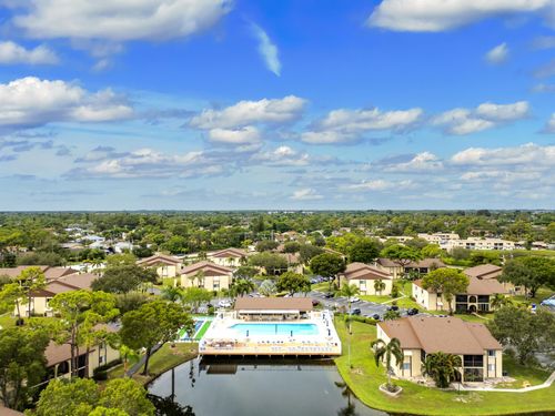 b1-122 Lake Pine Cir, Greenacres, FL, 33463-5507 | Card Image