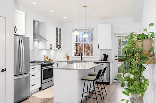 22-5945 176a St, Surrey, BC, V3S0A2 | Card Image