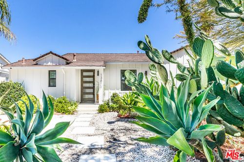 13817 Bessemer St, Van Nuys, CA, 91401 | Card Image
