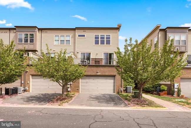 42294 Peregrine Ter, Townhouse with 4 bedrooms, 4 bathrooms and null parking in BRAMBLETON VA | Image 24