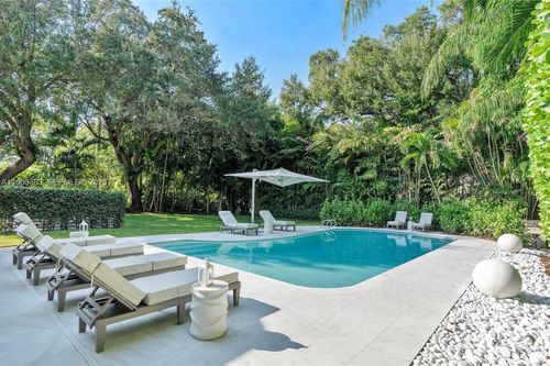 641 Island Rd, Miami, FL, 33137-3324 | Card Image