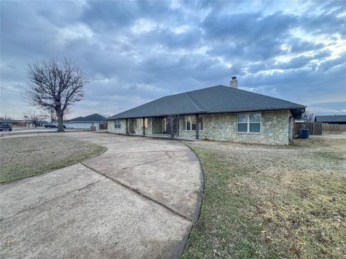 505 N Cimarron St, Hennessey, OK, 73742-1123 | Card Image