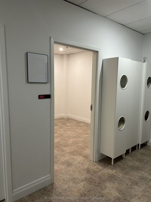 13-office-205-8611 Weston Rd, Woodbridge, ON, L4L9P1 | Card Image