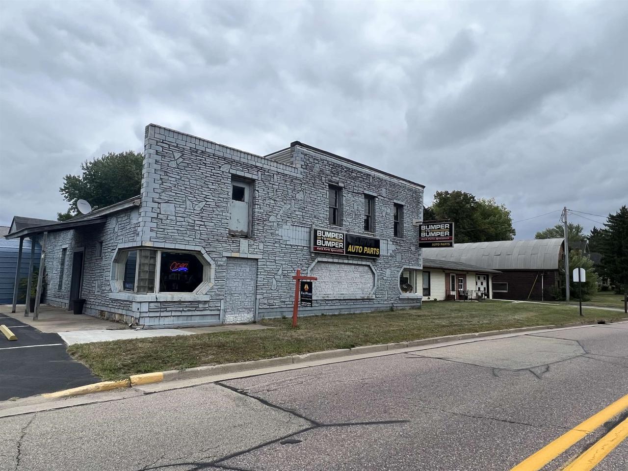 322 W State St, New Lisbon, WI 53950