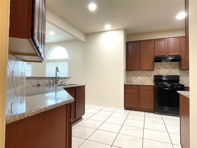 Kitchen | Image 15