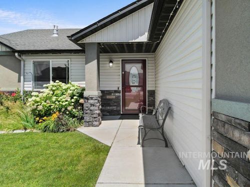 2411 Yellowstone Trl, Burley, ID, 83318-4912 | Card Image