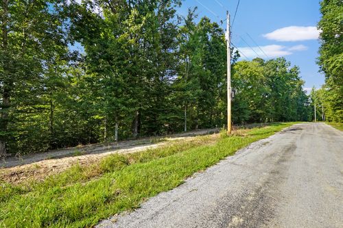 6 Selph Rd, Stewart, TN, 37175-4090 | Card Image