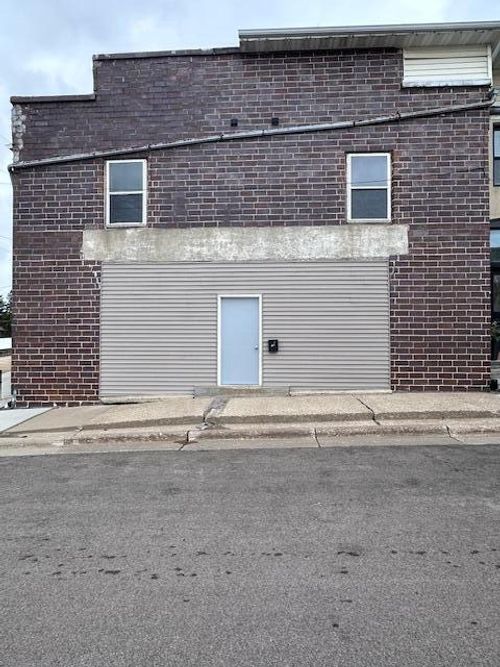 108 W Grove St, CALEDONIA, MN, 55921-1154 | Card Image