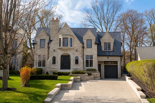 92 Arjay Cres, North York, ON, M2L1C7 | Card Image