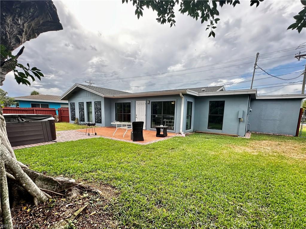 Residential in NORTH FORT MYERS 5