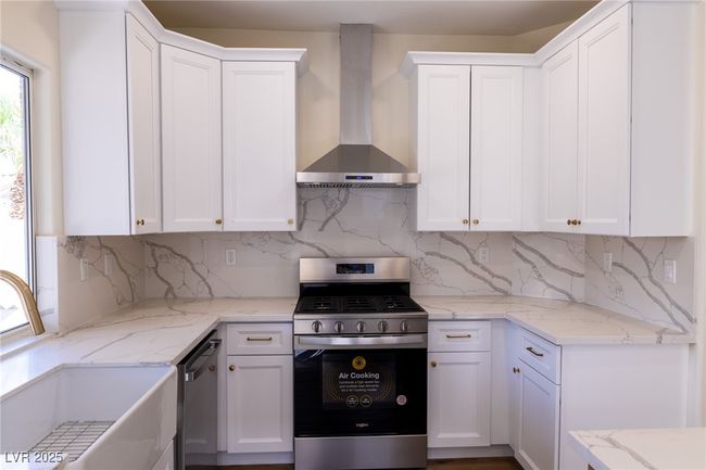 1100 Warm Canyon Way, House other with 3 bedrooms, 2 bathrooms and null parking in Las Vegas NV | Image 13