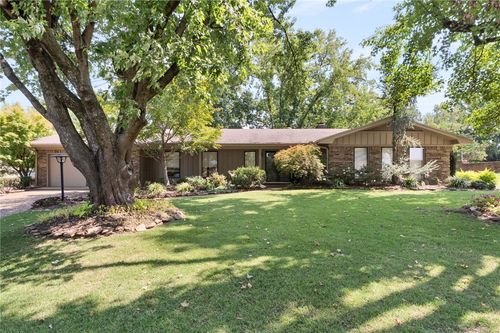 1108 N 9th St, Van Buren, AR, 72956-2724 | Card Image